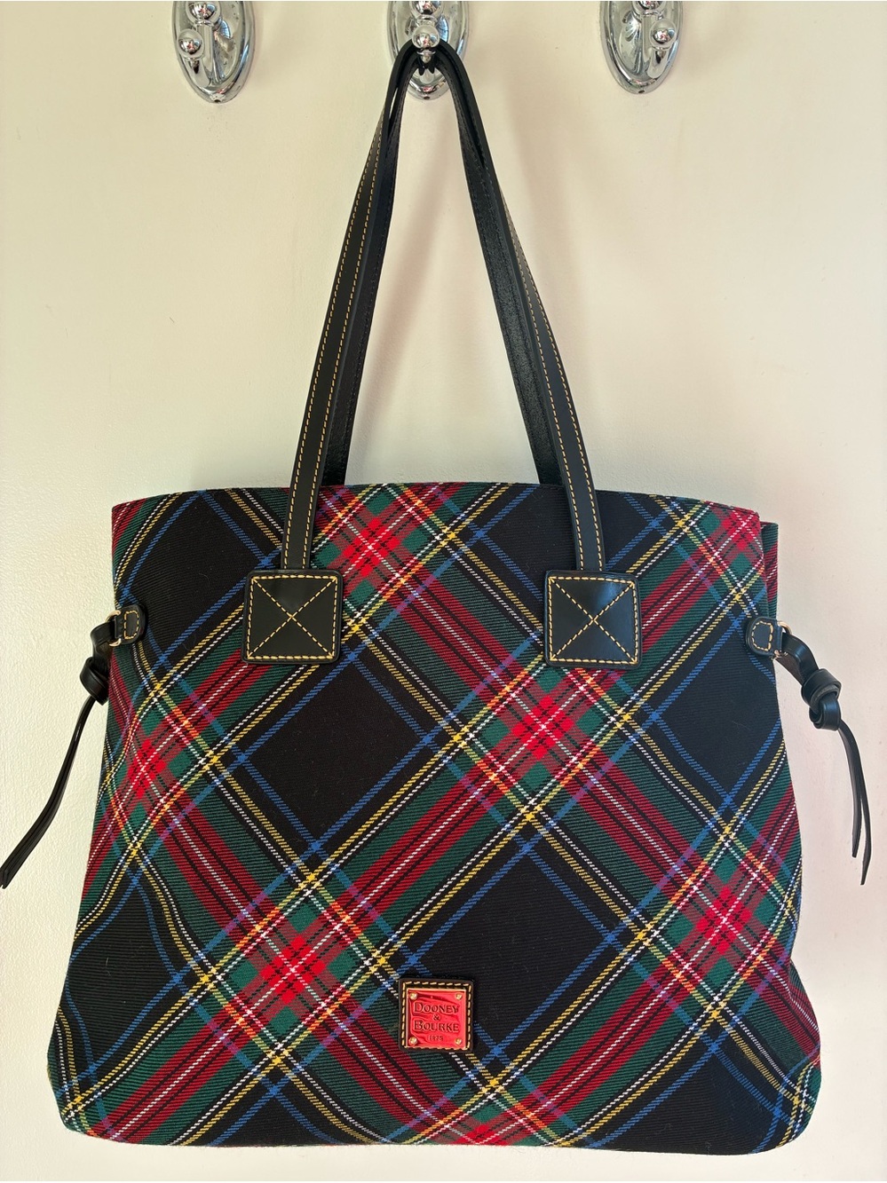 Dooney & Bourke Victoria Black Tartan Plaid Tote purse